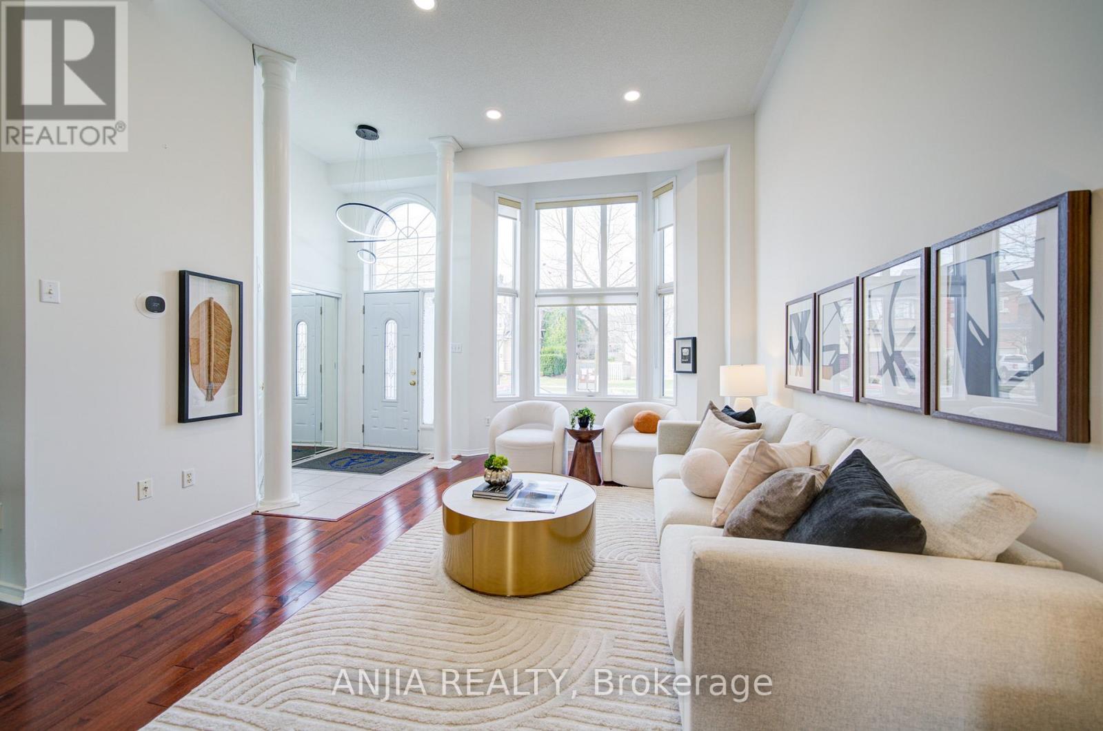 195 Shirley Drive, Richmond Hill, Ontario  L4S 1T3 - Photo 5 - N12981928