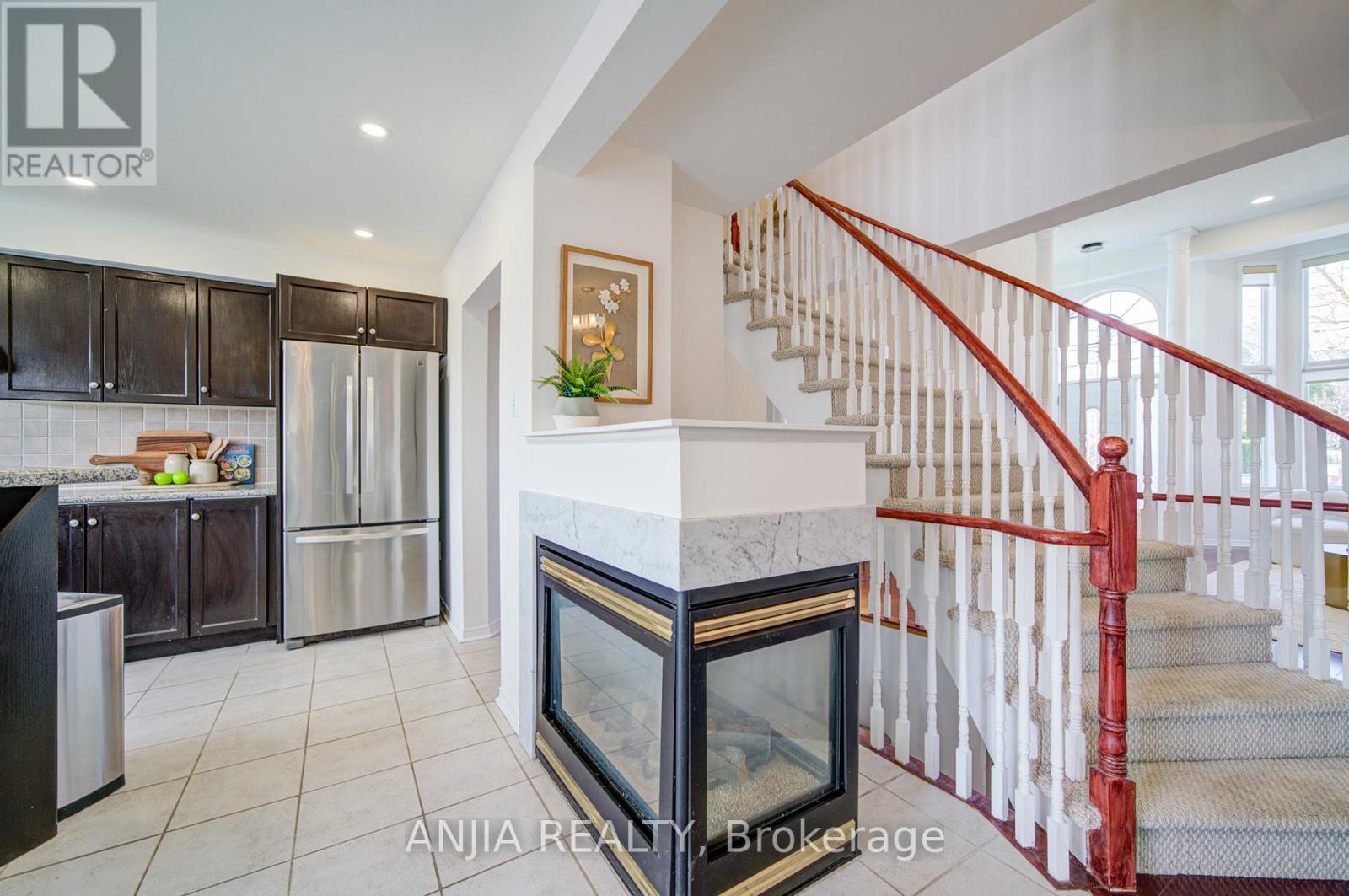 195 Shirley Drive, Richmond Hill, Ontario  L4S 1T3 - Photo 8 - N12981928