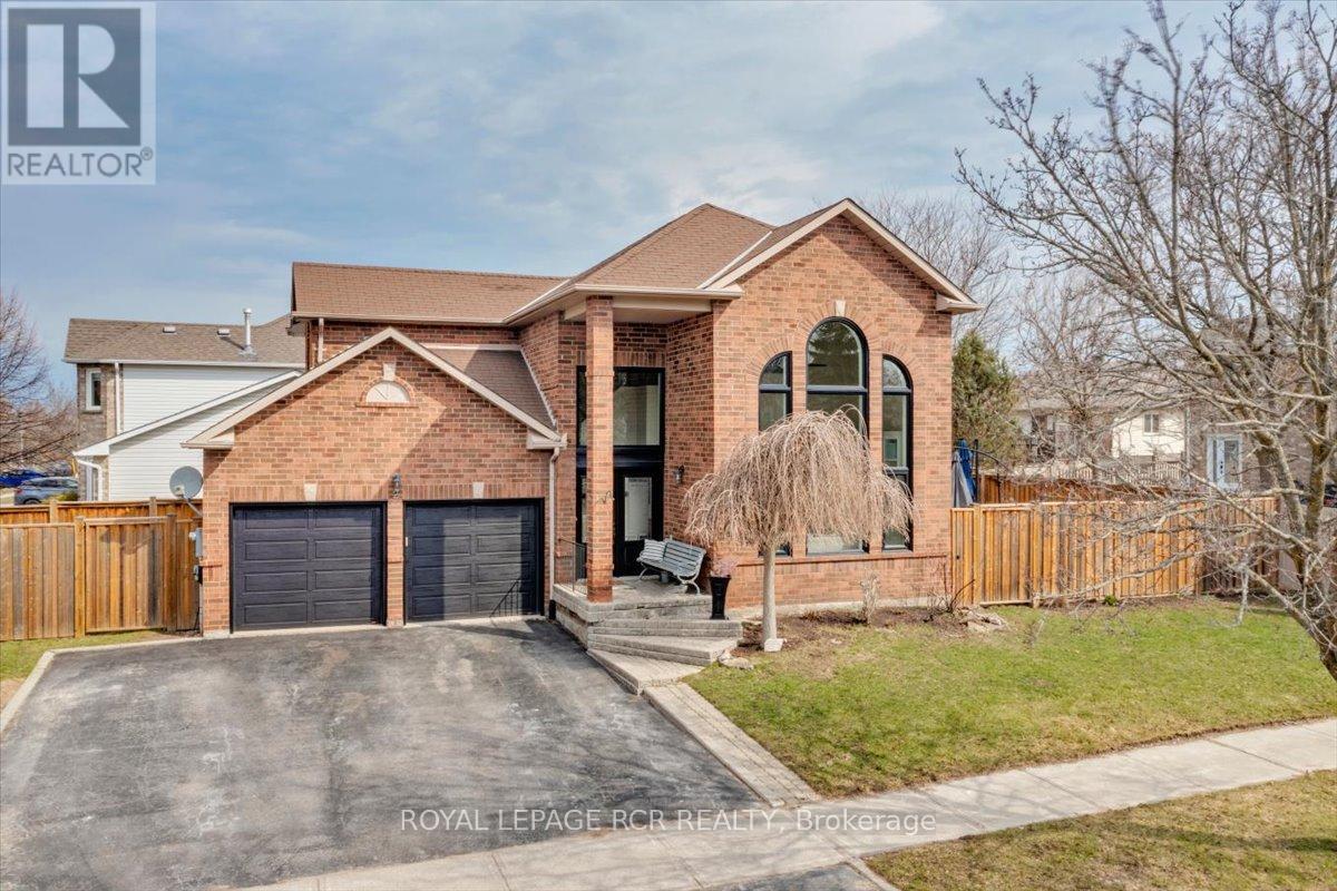 2 ROYAL AMBER CRESCENT, East Gwillimbury, Ontario
