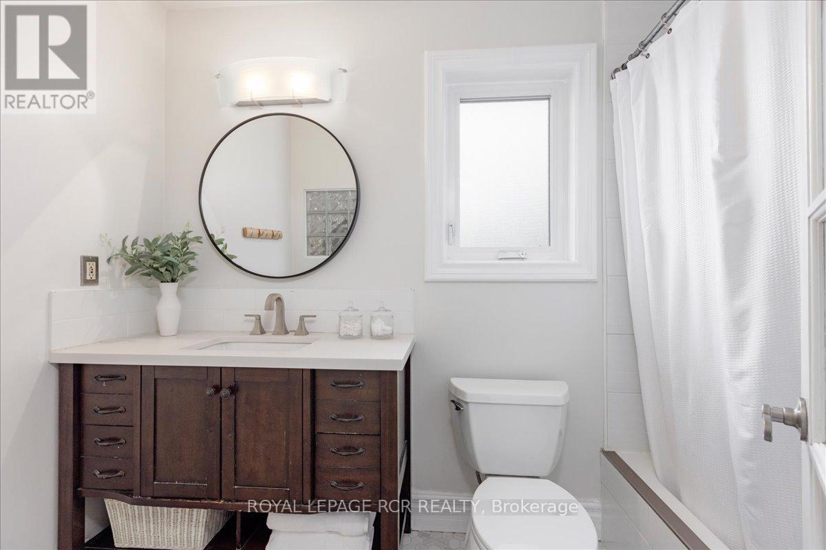 2 Royal Amber Crescent, East Gwillimbury (Mt Albert), Ontario L0G 1M0 - Photo 23 - N12981982