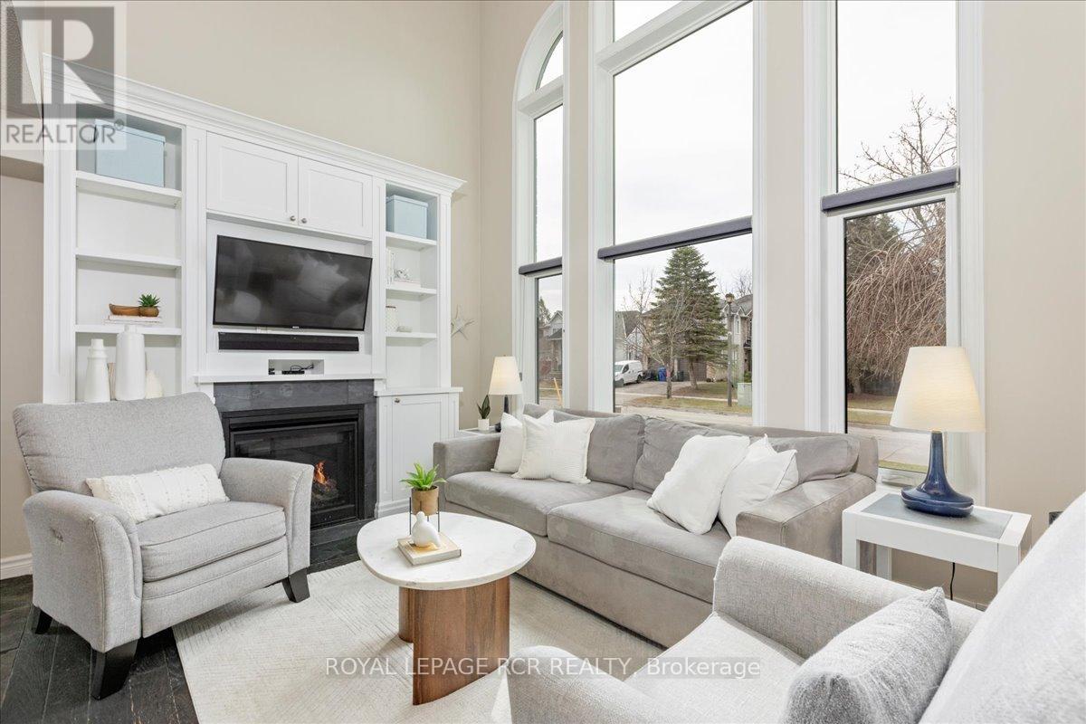 2 Royal Amber Crescent, East Gwillimbury (Mt Albert), Ontario L0G 1M0 - Photo 4 - N12981982