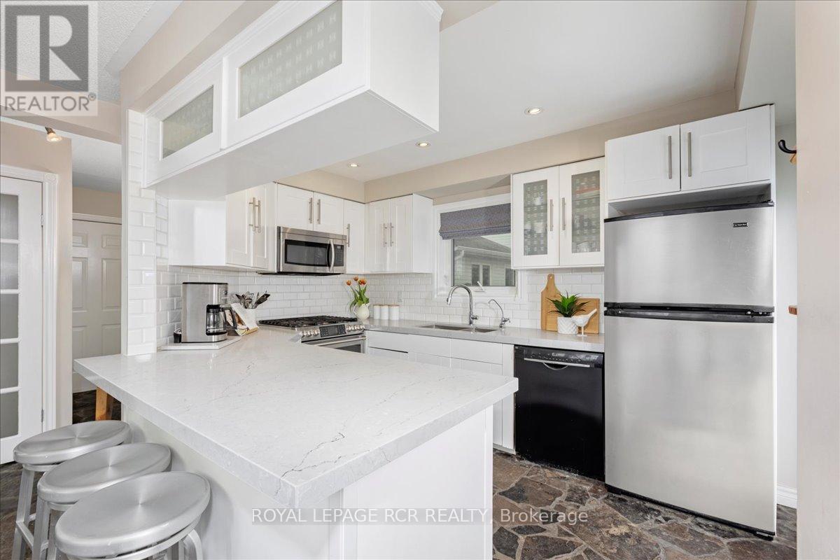 2 Royal Amber Crescent, East Gwillimbury (Mt Albert), Ontario L0G 1M0 - Photo 6 - N12981982