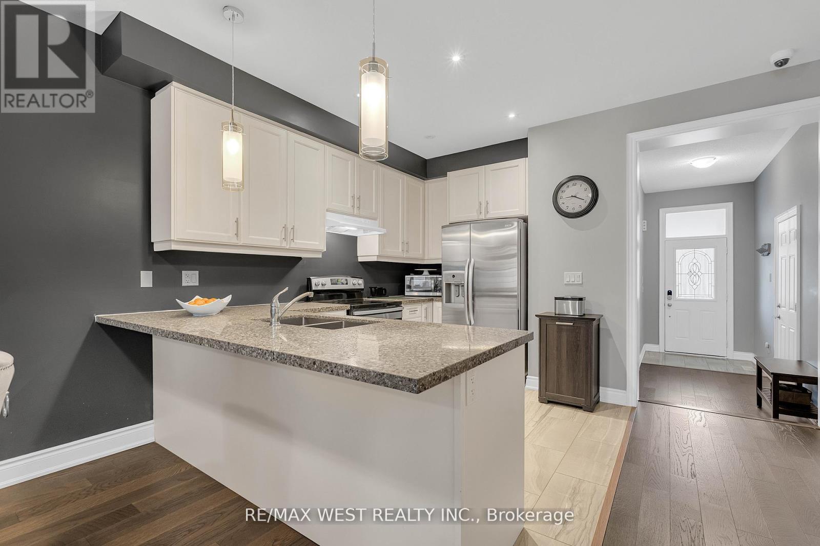 39 Gilroy Court, New Tecumseth, Ontario  L9R 0K8 - Photo 11 - N12982020