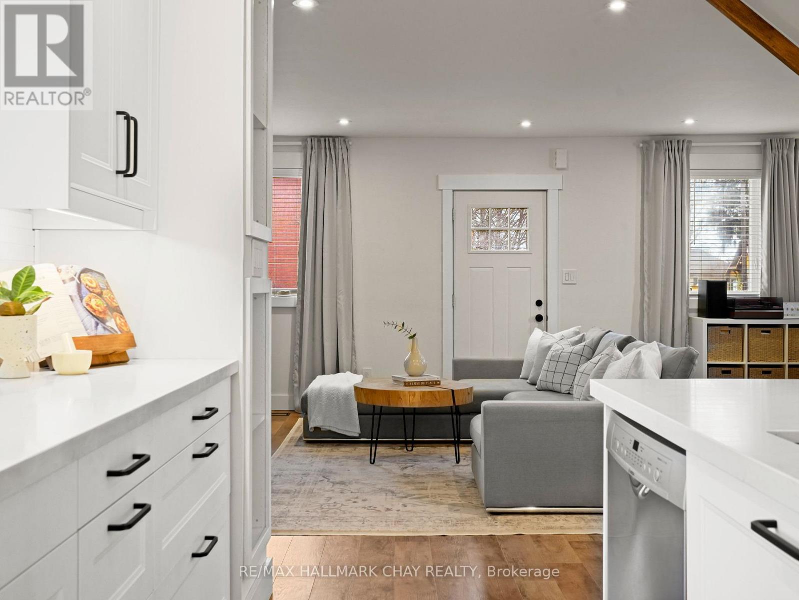 70 Church Street S, New Tecumseth, Ontario  L9R 1S7 - Photo 19 - N12982072