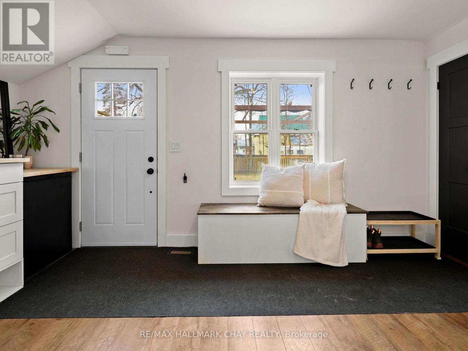 70 Church Street S, New Tecumseth, Ontario  L9R 1S7 - Photo 4 - N12982072