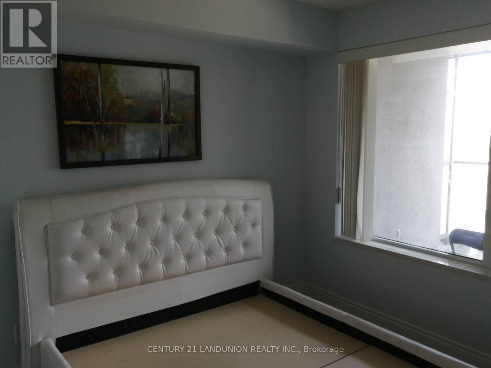 915 - 233 South Park Road, Markham, Ontario  L3T 0B3 - Photo 3 - N12982122