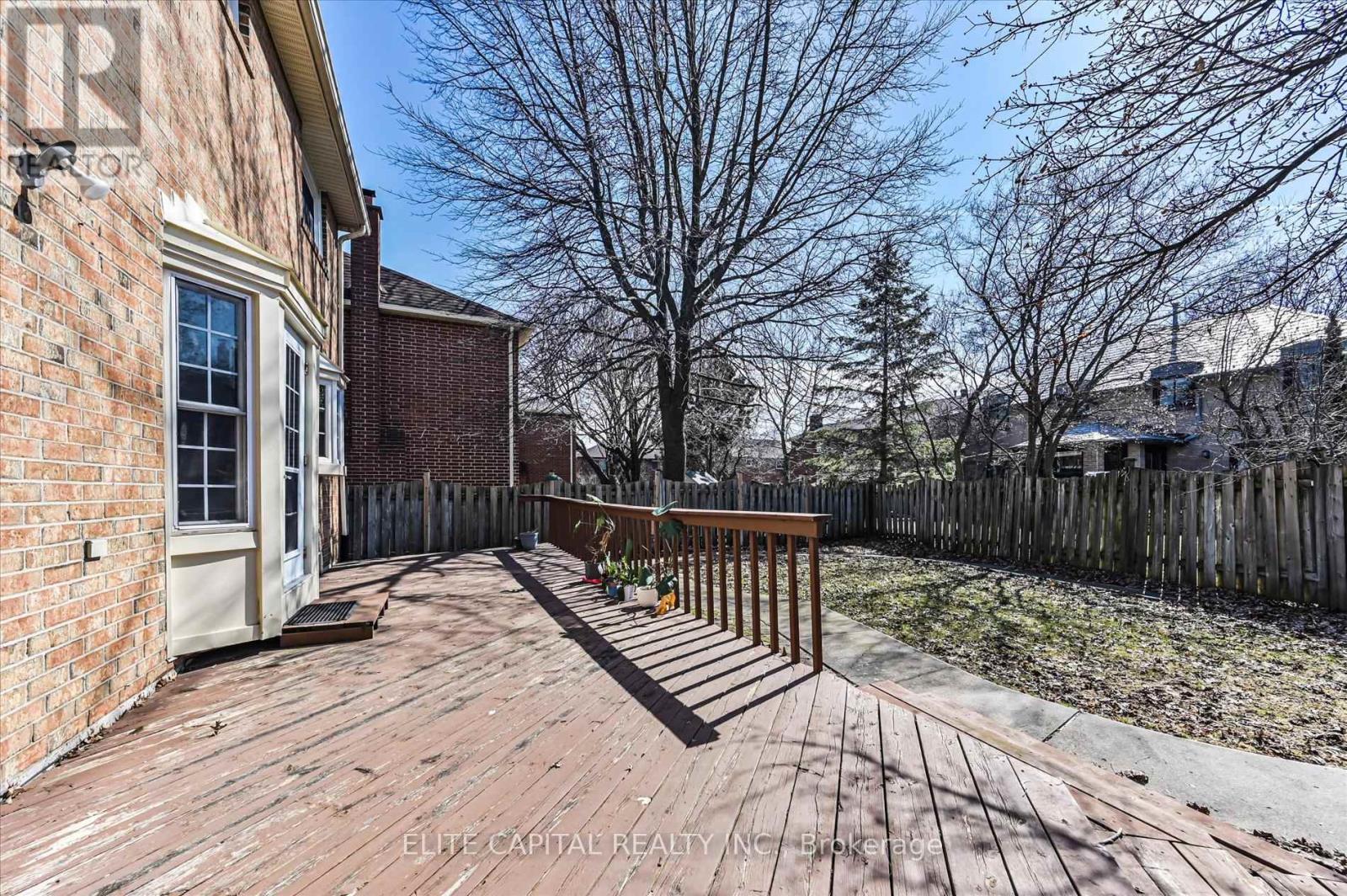 54 Bauer Crescent, Markham, Ontario  L3R 4H4 - Photo 23 - N12982142