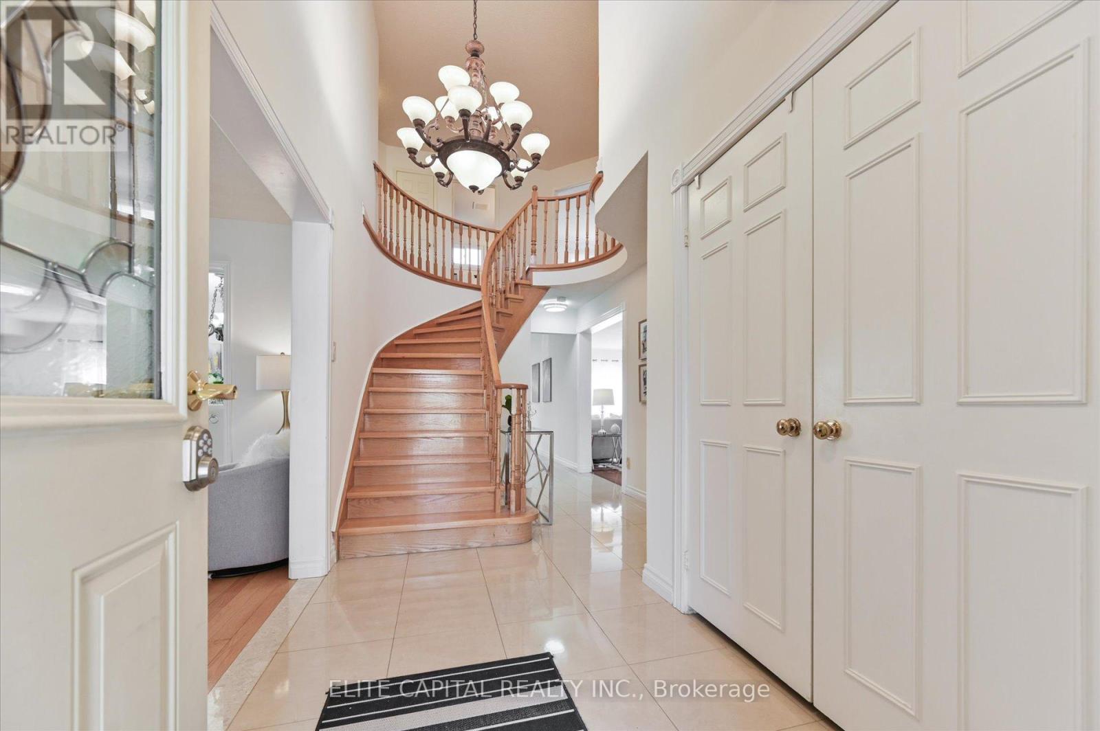 54 Bauer Crescent, Markham, Ontario  L3R 4H4 - Photo 3 - N12982142