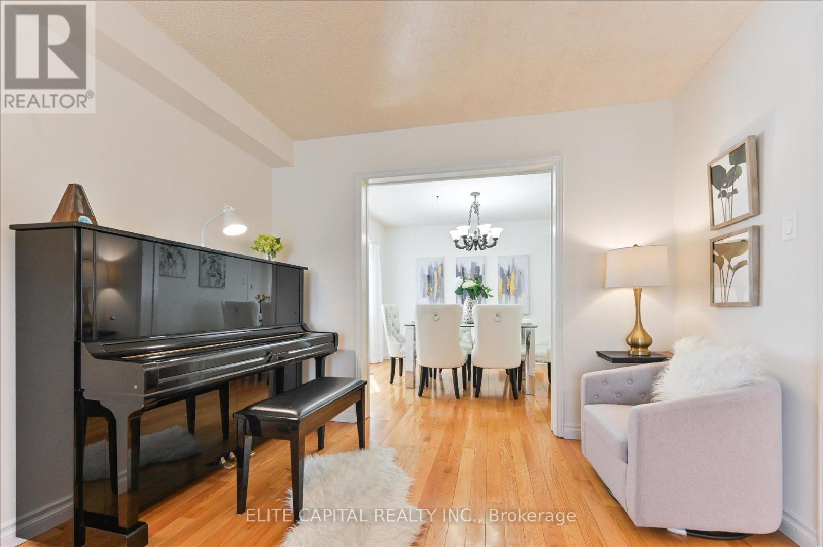 54 Bauer Crescent, Markham, Ontario  L3R 4H4 - Photo 6 - N12982142