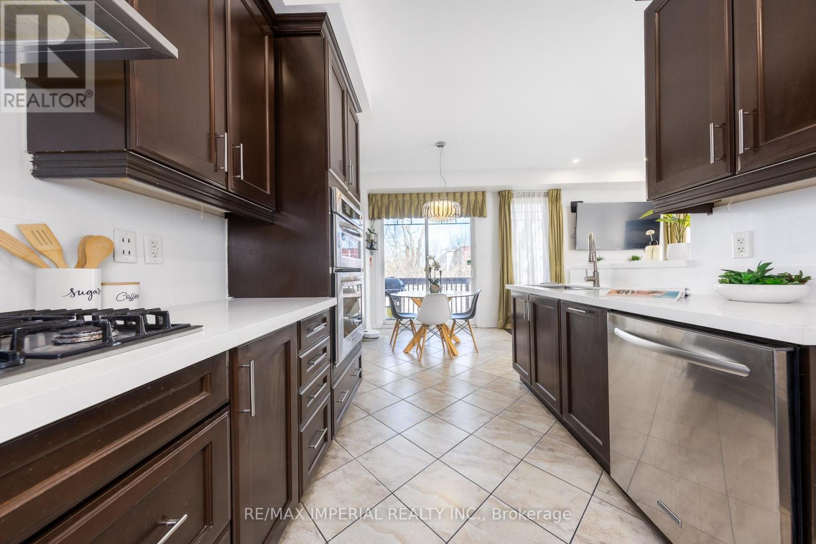 201 Shirrick Drive, Richmond Hill, Ontario  L4E 4Y4 - Photo 18 - N12982204