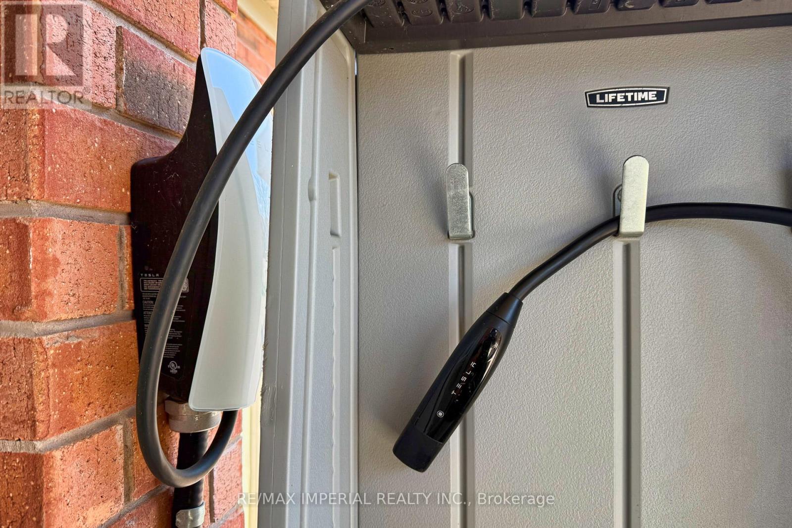 201 Shirrick Drive, Richmond Hill, Ontario  L4E 4Y4 - Photo 5 - N12982204