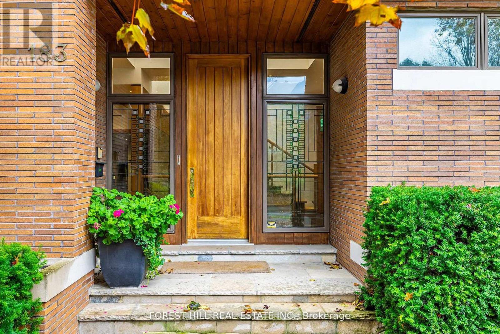 183 Arnold Avenue, Vaughan, Ontario  L4J 1C1 - Photo 3 - N12982270