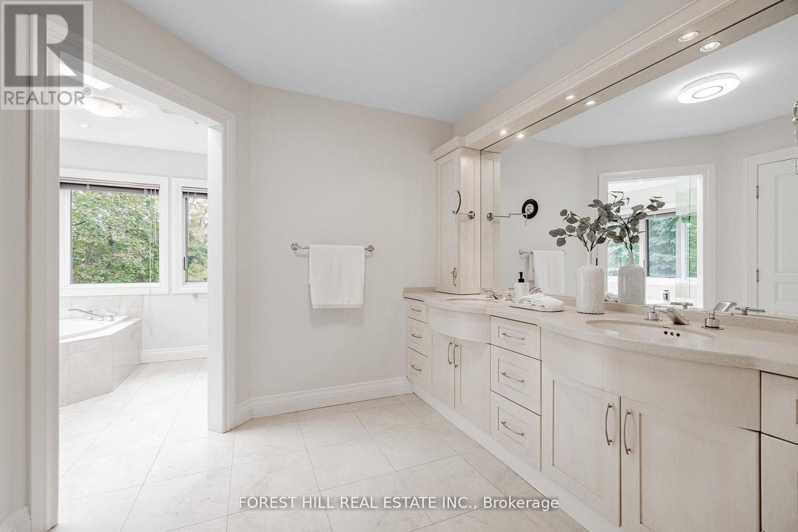 183 Arnold Avenue, Vaughan, Ontario  L4J 1C1 - Photo 30 - N12982270