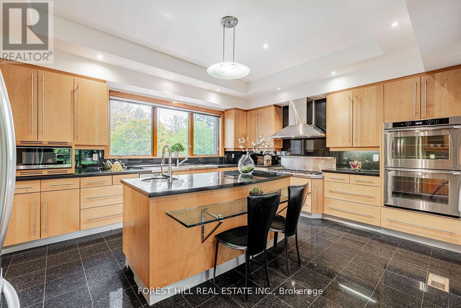 183 Arnold Avenue, Vaughan, Ontario  L4J 1C1 - Photo 6 - N12982270