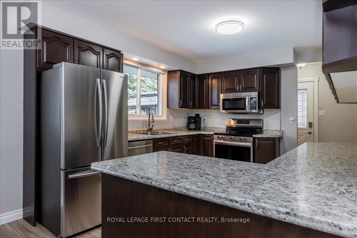 23 Virgilwood Crescent, Barrie (Cundles East), Ontario  L4M 4X6 - Photo 8 - S12982138