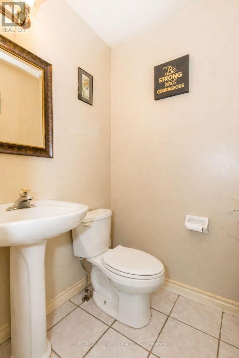 212 Pringle Drive, Barrie, Ontario  L4N 0P5 - Photo 10 - S12982148