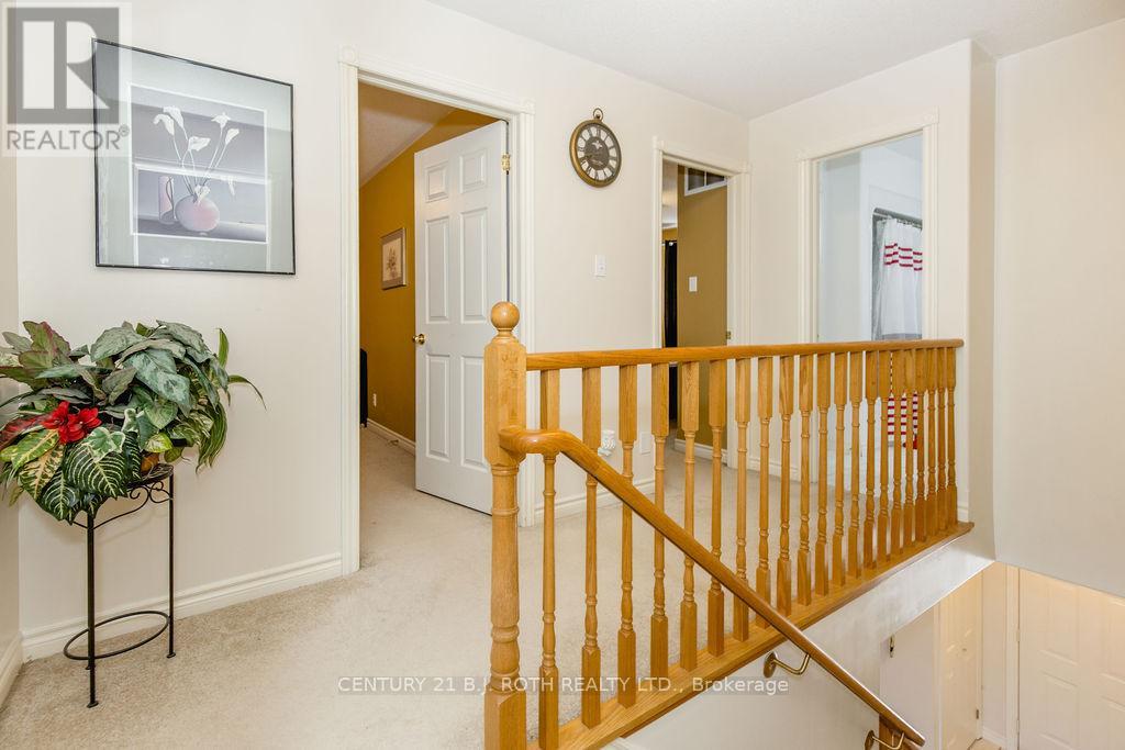 212 Pringle Drive, Barrie, Ontario  L4N 0P5 - Photo 11 - S12982148