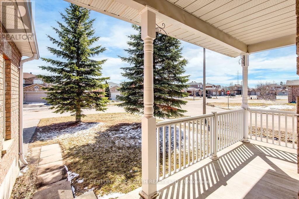 212 Pringle Drive, Barrie, Ontario  L4N 0P5 - Photo 3 - S12982148