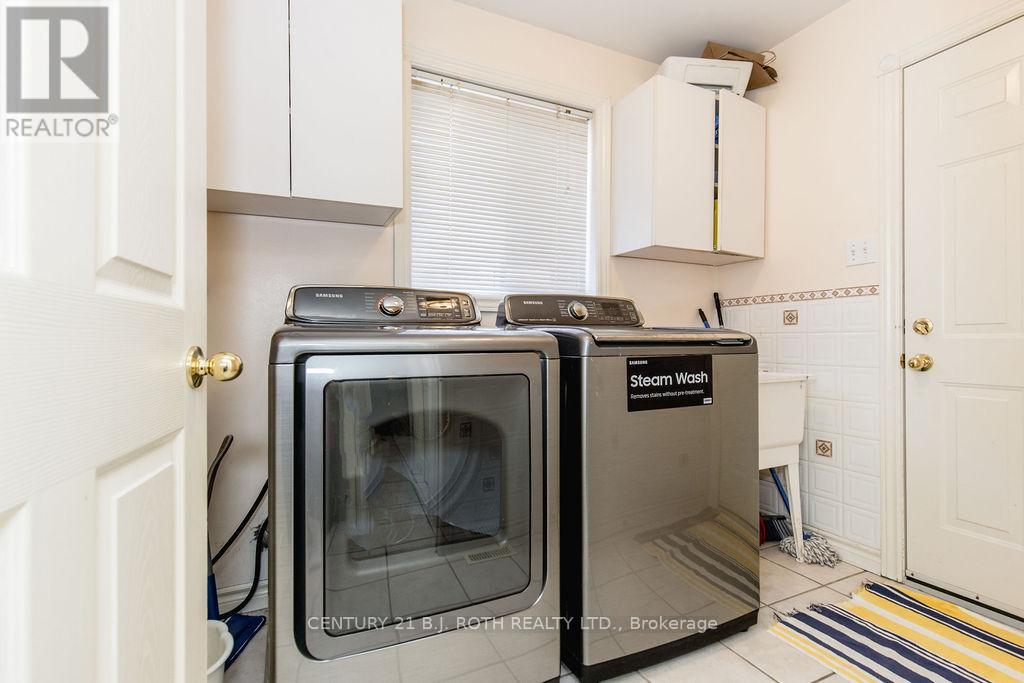 212 Pringle Drive, Barrie, Ontario  L4N 0P5 - Photo 9 - S12982148