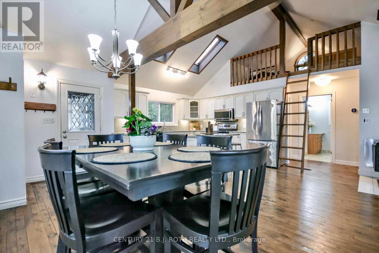 7767 Oakridge Drive, Ramara, Ontario  L0K 2B0 - Photo 12 - S12982182