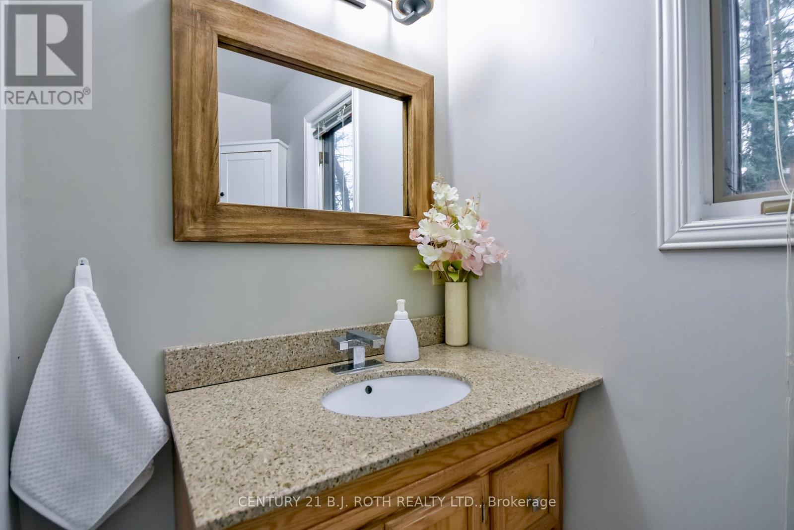 7767 Oakridge Drive, Ramara, Ontario  L0K 2B0 - Photo 25 - S12982182