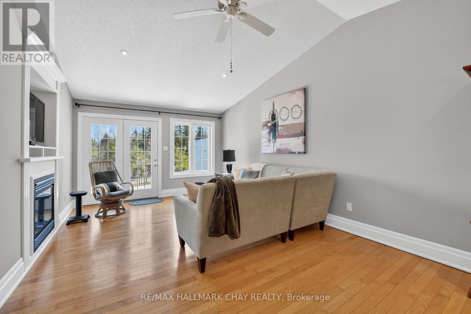 19 Greenway Drive, Wasaga Beach, Ontario  L9Z 2W9 - Photo 11 - S12982246