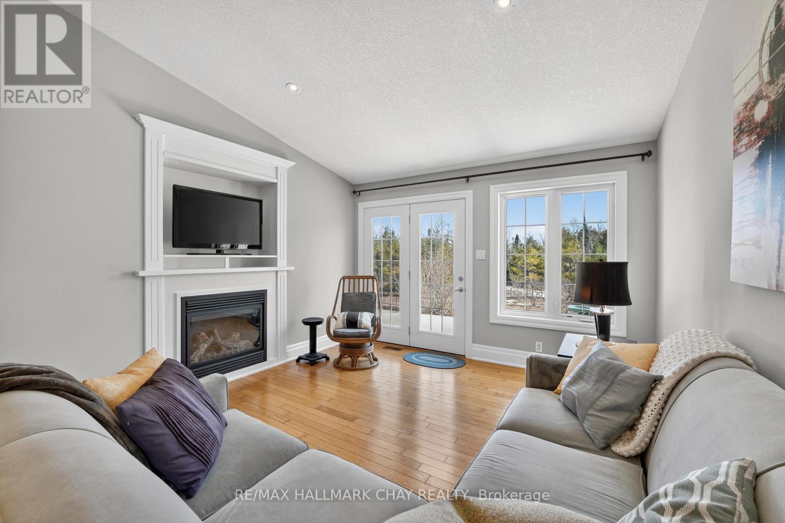 19 Greenway Drive, Wasaga Beach, Ontario  L9Z 2W9 - Photo 12 - S12982246