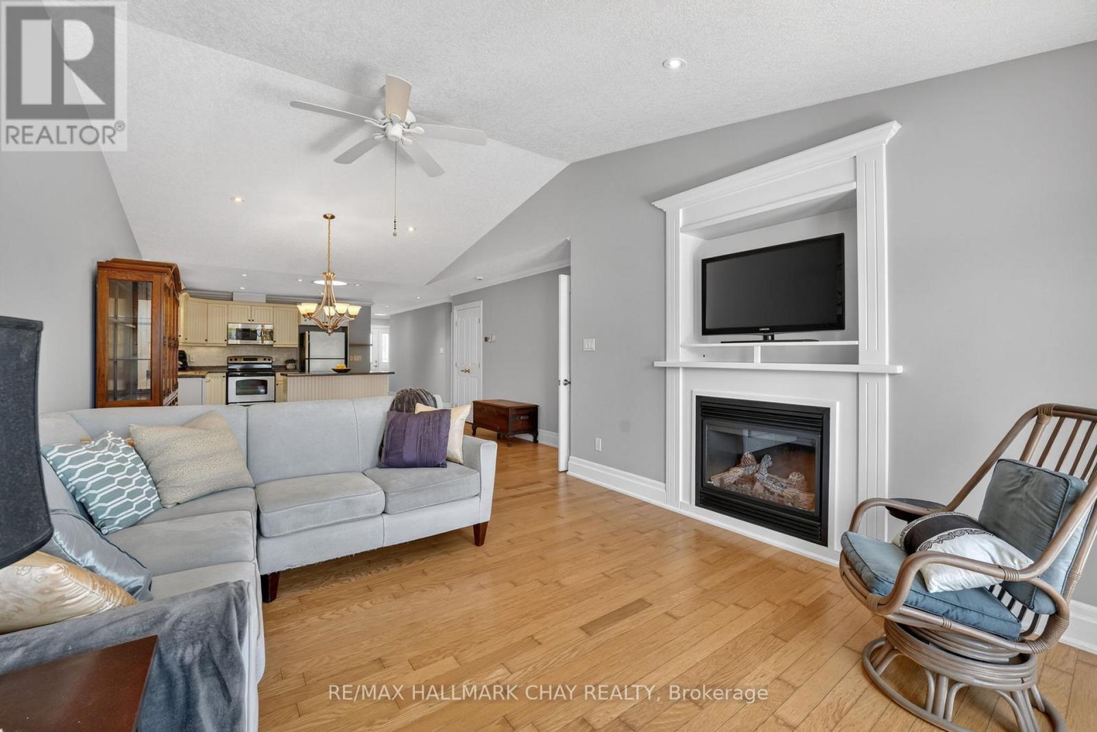 19 Greenway Drive, Wasaga Beach, Ontario  L9Z 2W9 - Photo 13 - S12982246