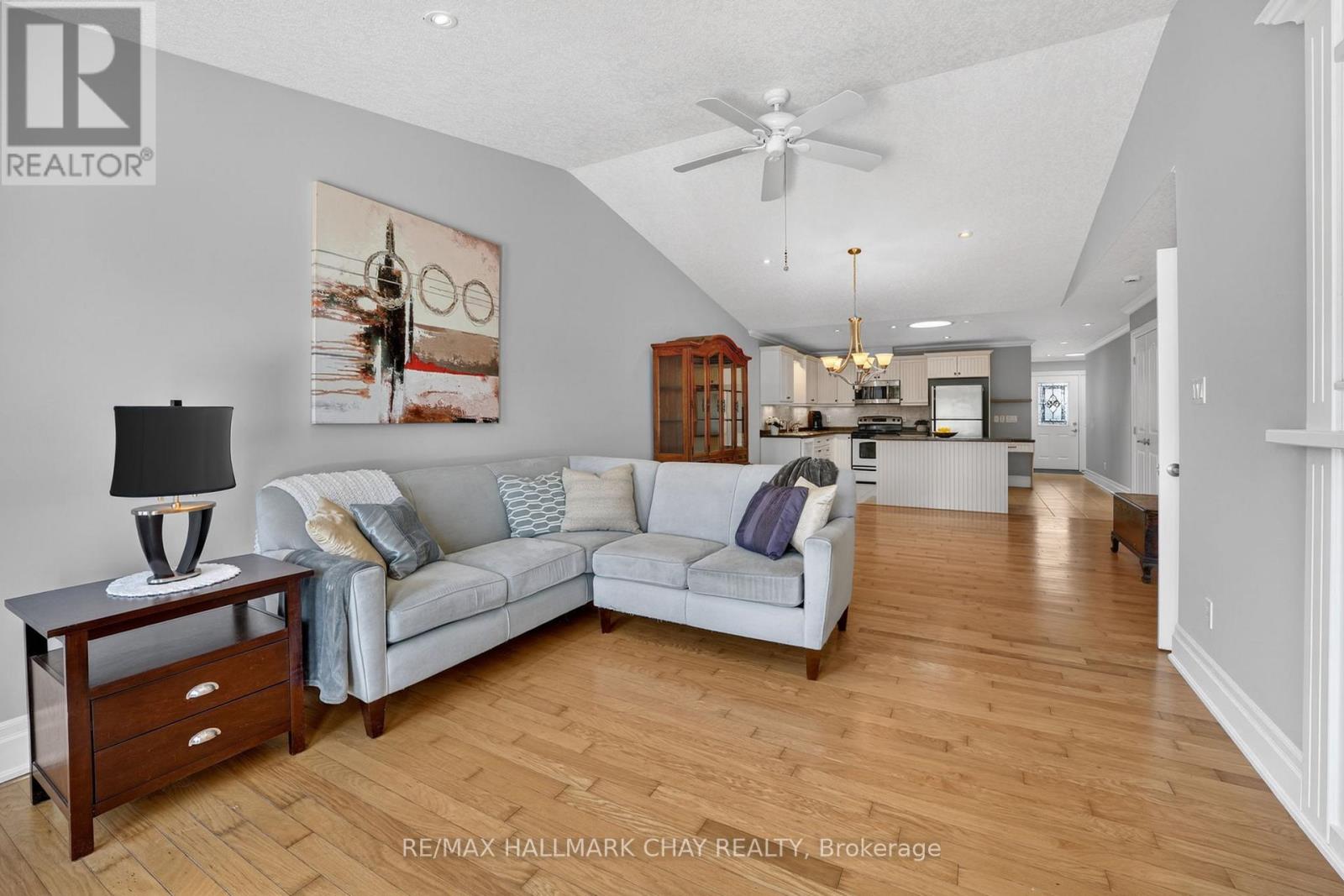 19 Greenway Drive, Wasaga Beach, Ontario  L9Z 2W9 - Photo 14 - S12982246