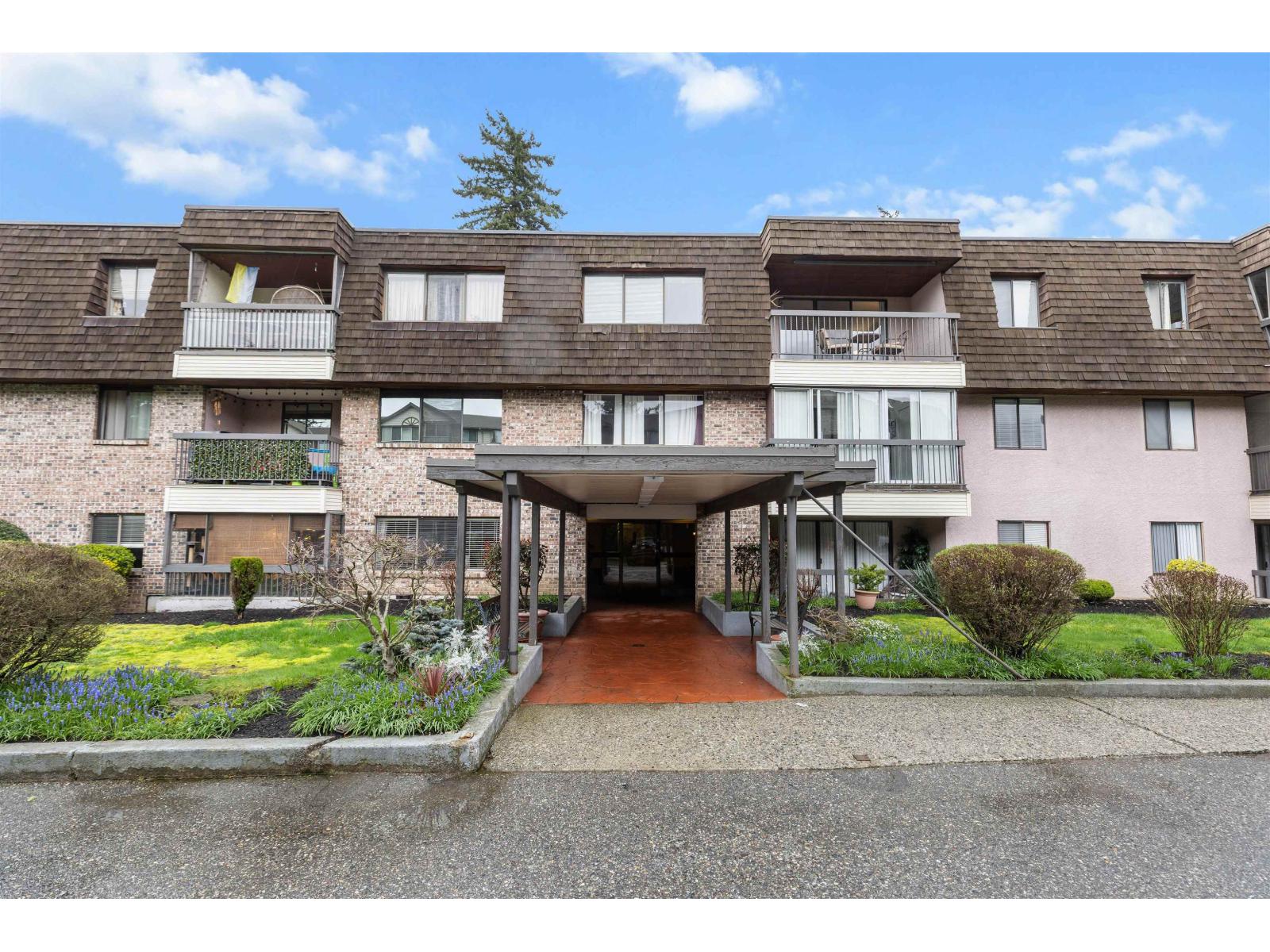 204 32175 Old Yale Road, Abbotsford, British Columbia  V2T 2C8 - Photo 1 - R3109215