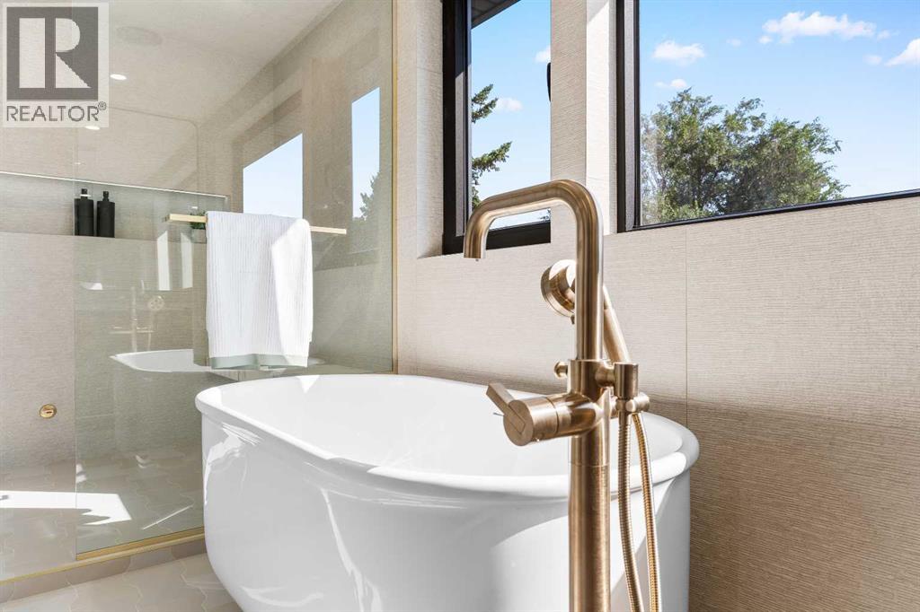 692 West Chestermere Drive, Chestermere, Alberta  T1X 1B5 - Photo 34 - A2288918