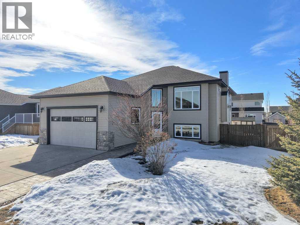 12 Vermont Close, Olds, Alberta  T4H 0C3 - Photo 3 - A2295196