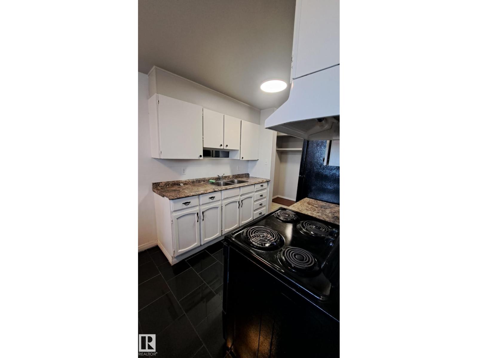 #12 11265 31 Av Nw, Edmonton, Alberta  T6J 3V7 - Photo 3 - E4477548