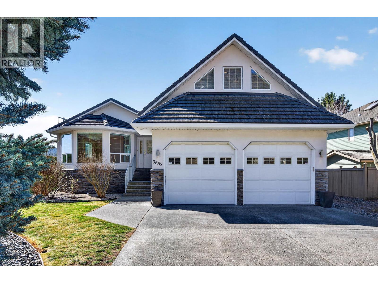 3657 Navatanee Drive, Kamloops, British Columbia  V2H 1S1 - Photo 2 - 10382513