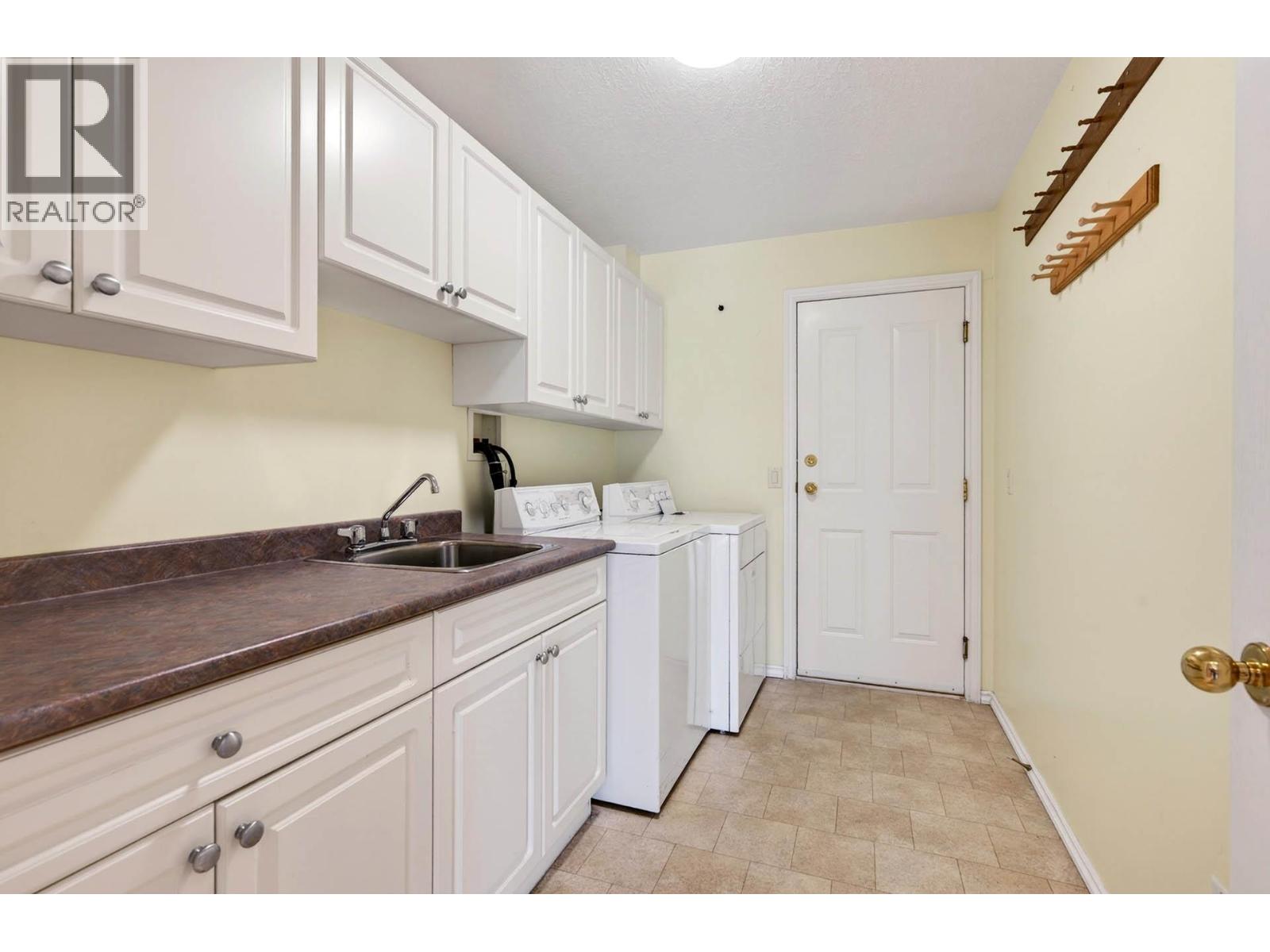 3657 Navatanee Drive, Kamloops, British Columbia  V2H 1S1 - Photo 24 - 10382513