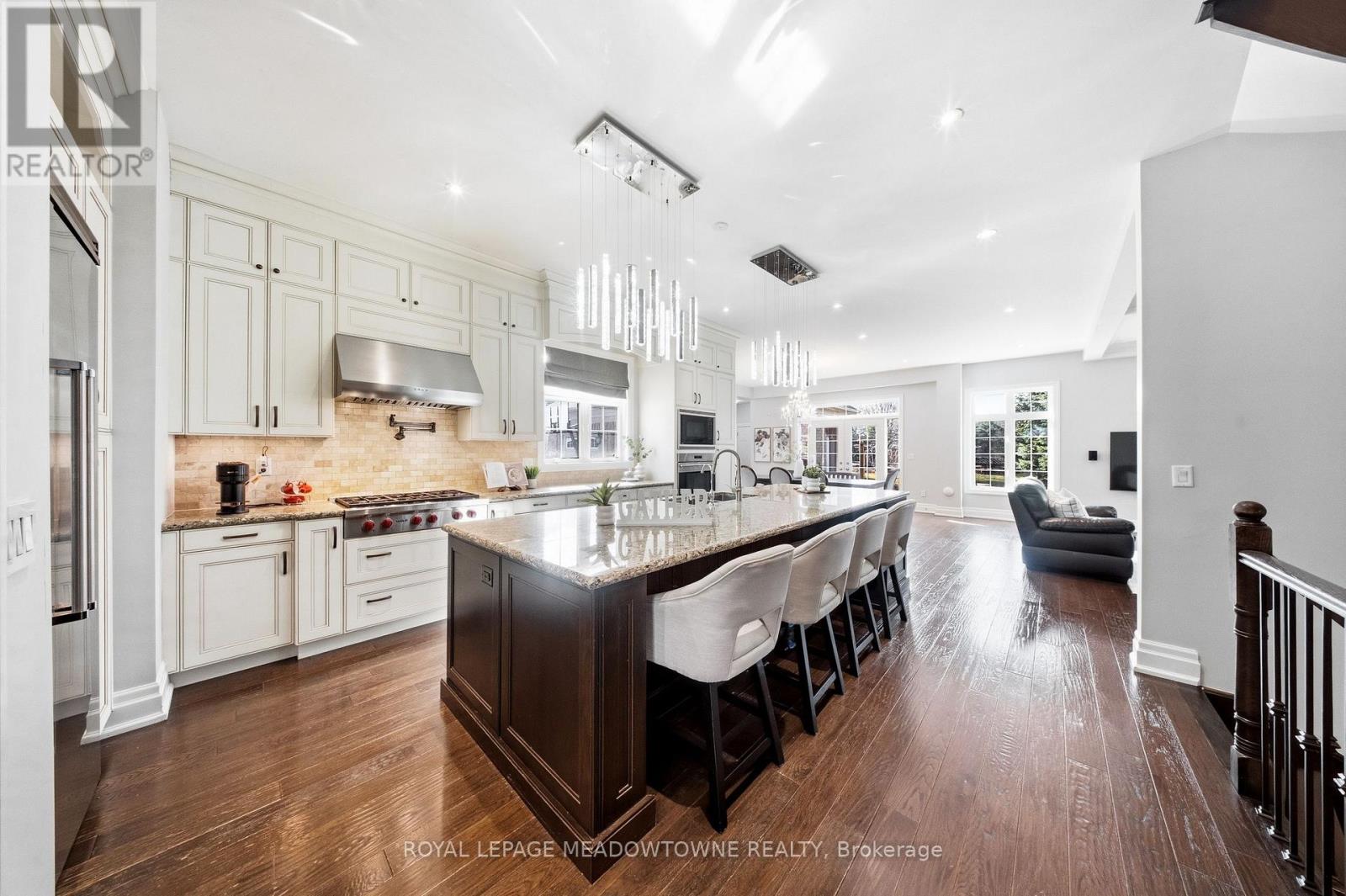 6 Holdroyd Court, Halton Hills (Glen Williams), Ontario  L7G 0E8 - Photo 15 - W12981922