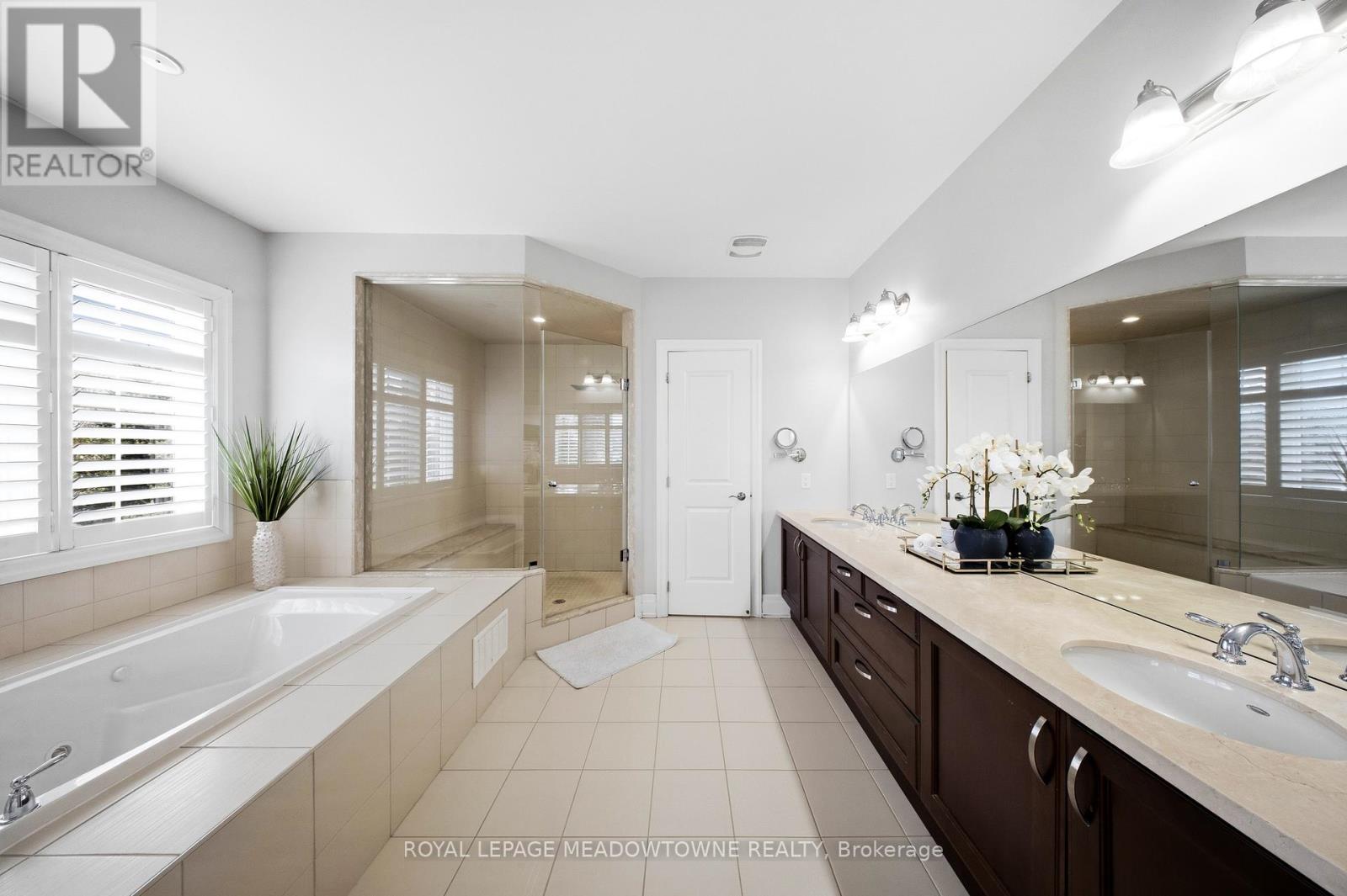 6 Holdroyd Court, Halton Hills (Glen Williams), Ontario  L7G 0E8 - Photo 27 - W12981922