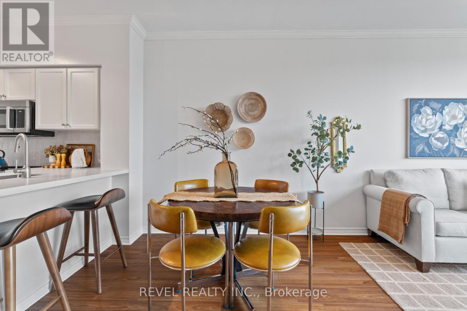 303 - 5 Marine Parade Drive, Toronto (Mimico), Ontario  M8V 4B4 - Photo 6 - W12981936