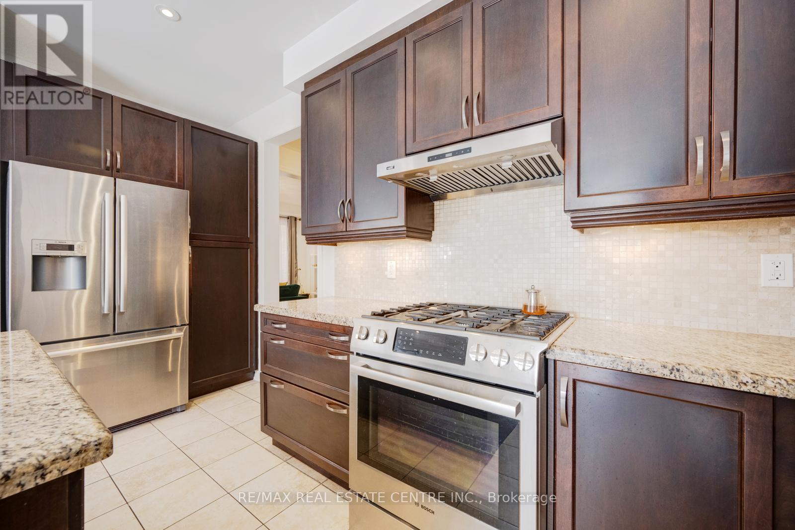 19 Mediterranean Crescent, Brampton (Bram West), Ontario  N9V 3X6 - Photo 19 - W12982008