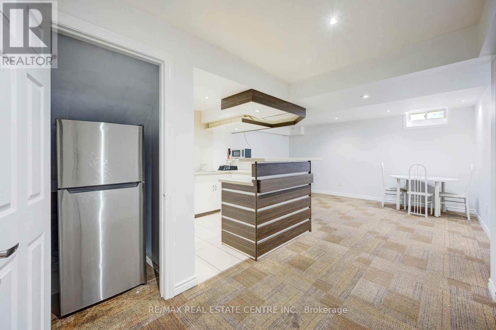 19 Mediterranean Crescent, Brampton (Bram West), Ontario  N9V 3X6 - Photo 41 - W12982008