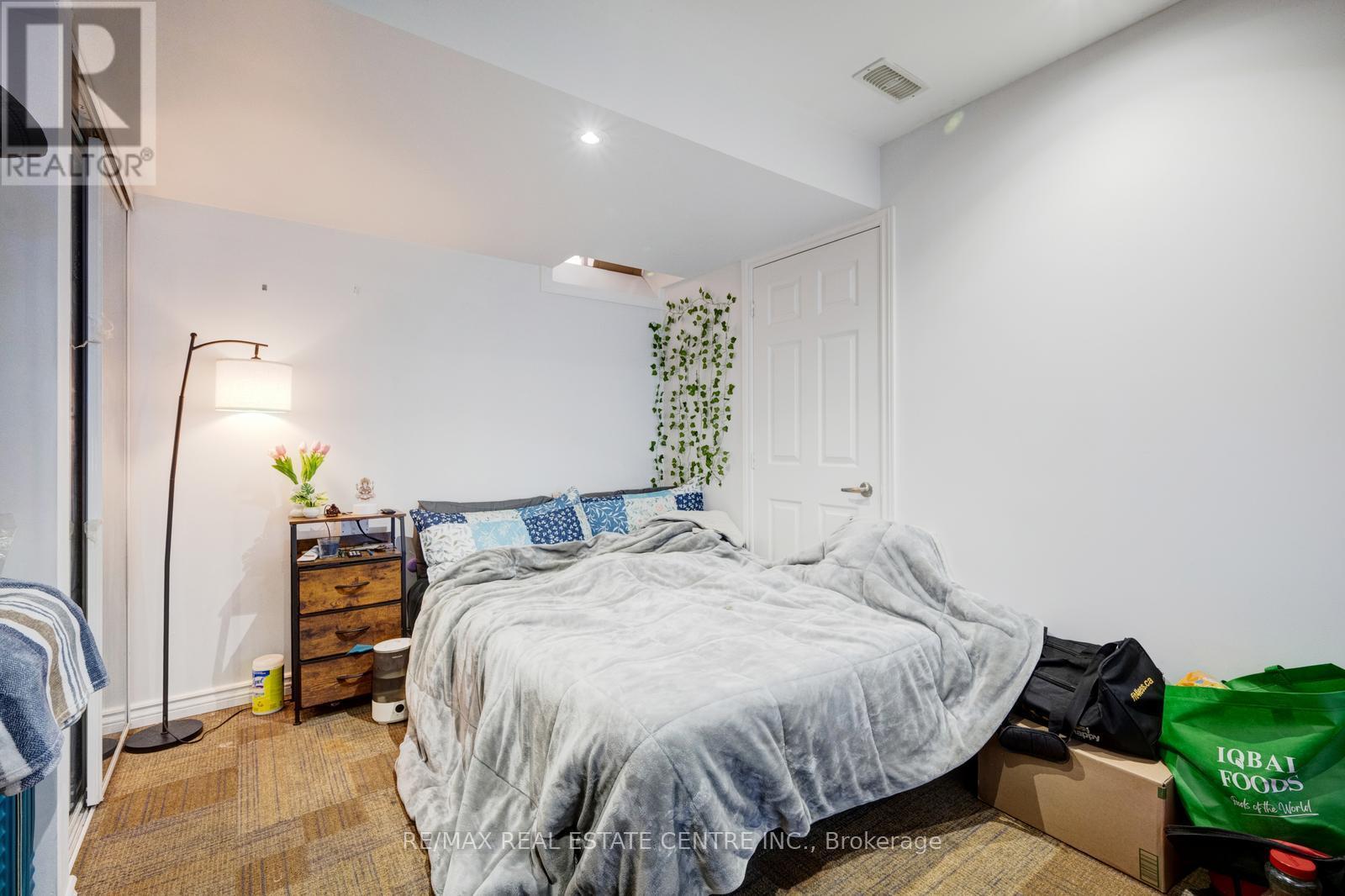 19 Mediterranean Crescent, Brampton (Bram West), Ontario  N9V 3X6 - Photo 46 - W12982008