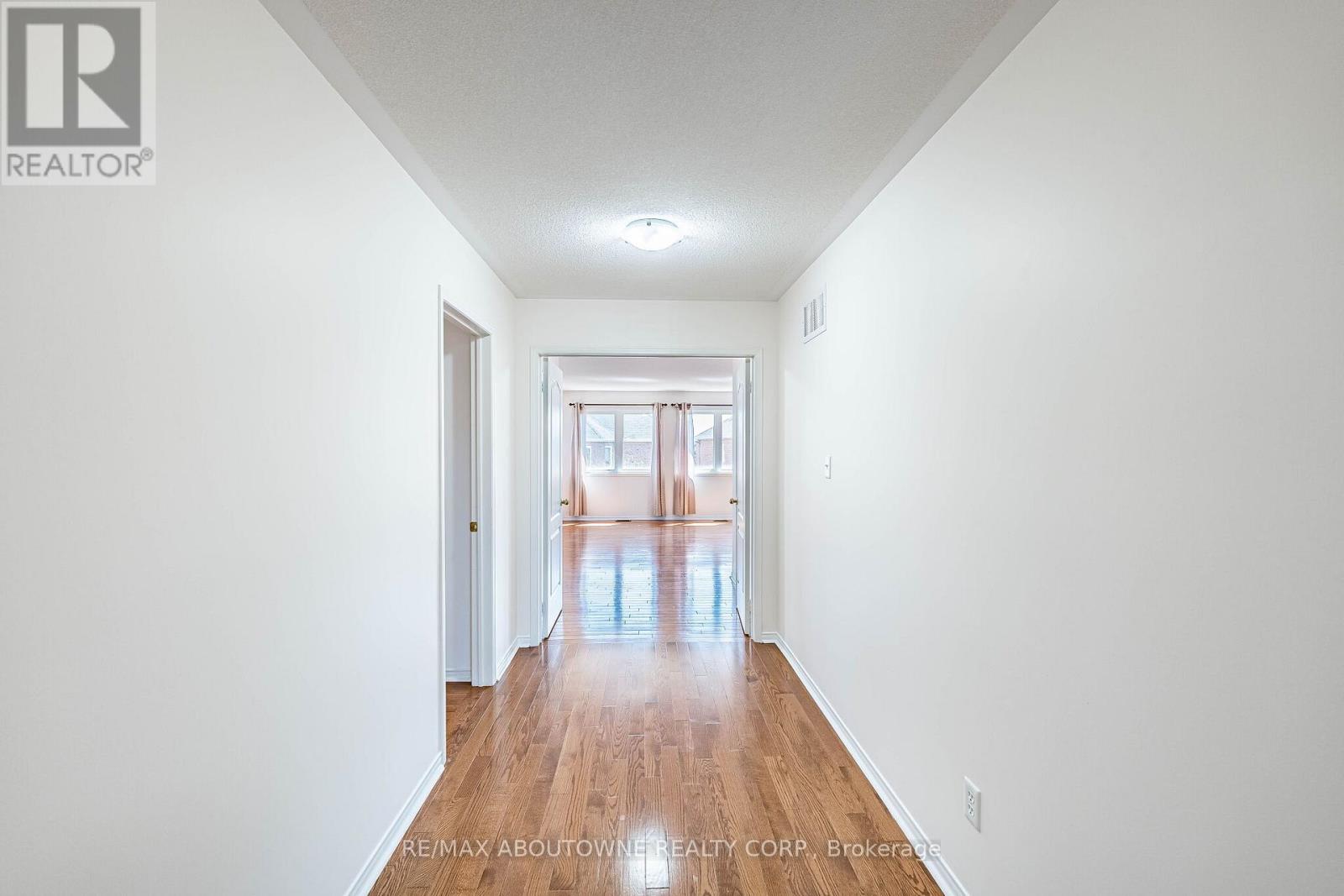 3228 Tacc Drive, Mississauga, Ontario  L6M 0H3 - Photo 24 - W12982016