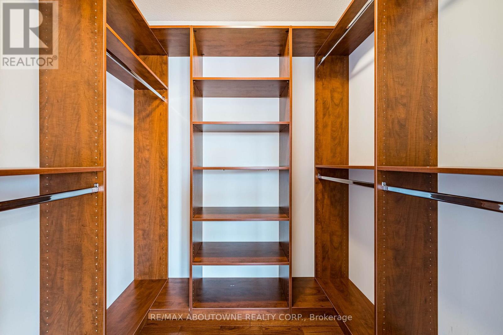 3228 Tacc Drive, Mississauga, Ontario  L6M 0H3 - Photo 26 - W12982016