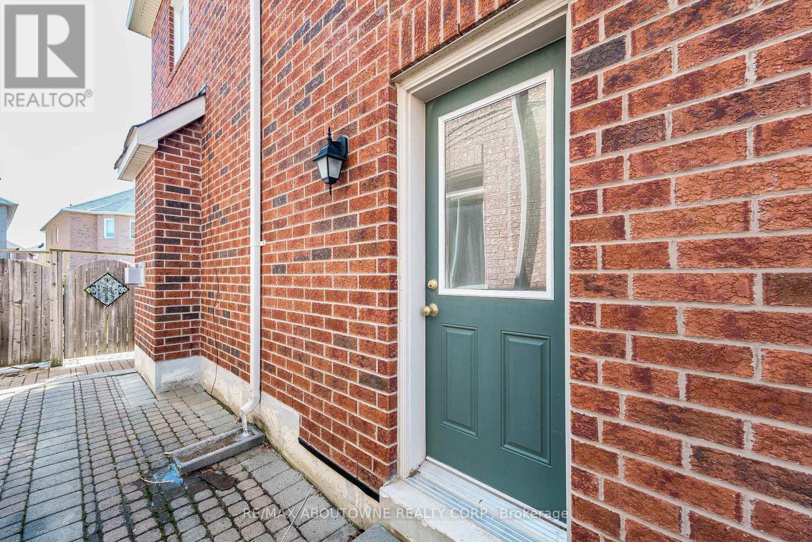 3228 Tacc Drive, Mississauga, Ontario  L6M 0H3 - Photo 43 - W12982016