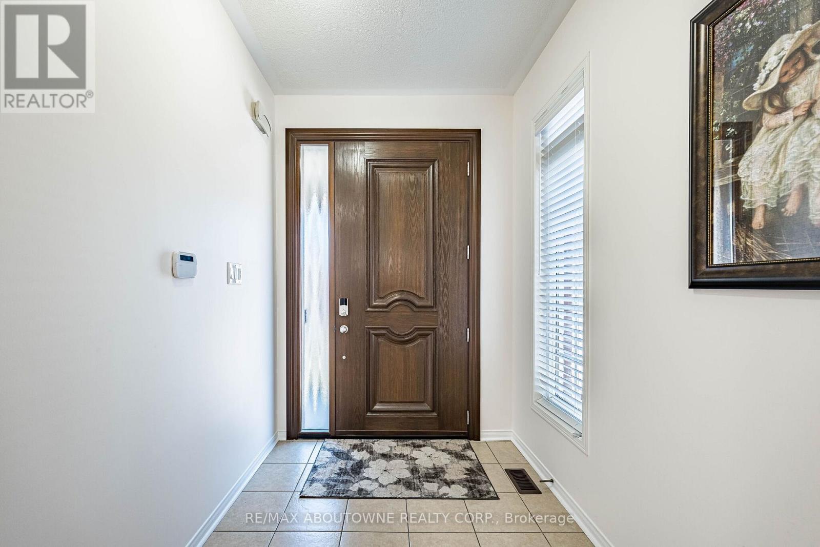 3228 Tacc Drive, Mississauga, Ontario  L6M 0H3 - Photo 7 - W12982016