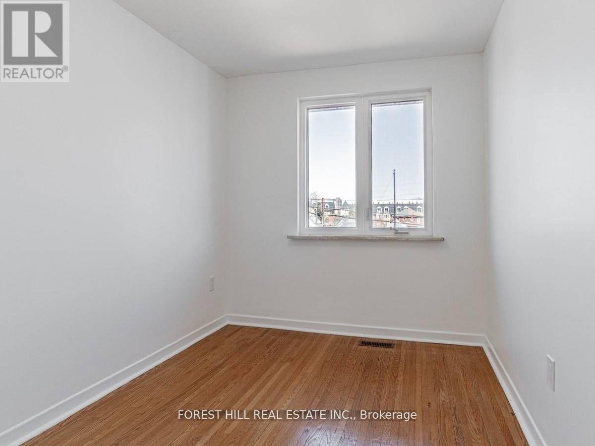 A - 80 Belgravia Avenue, Toronto (Briar Hill-Belgravia), Ontario  M6E 2M5 - Photo 16 - W12982018