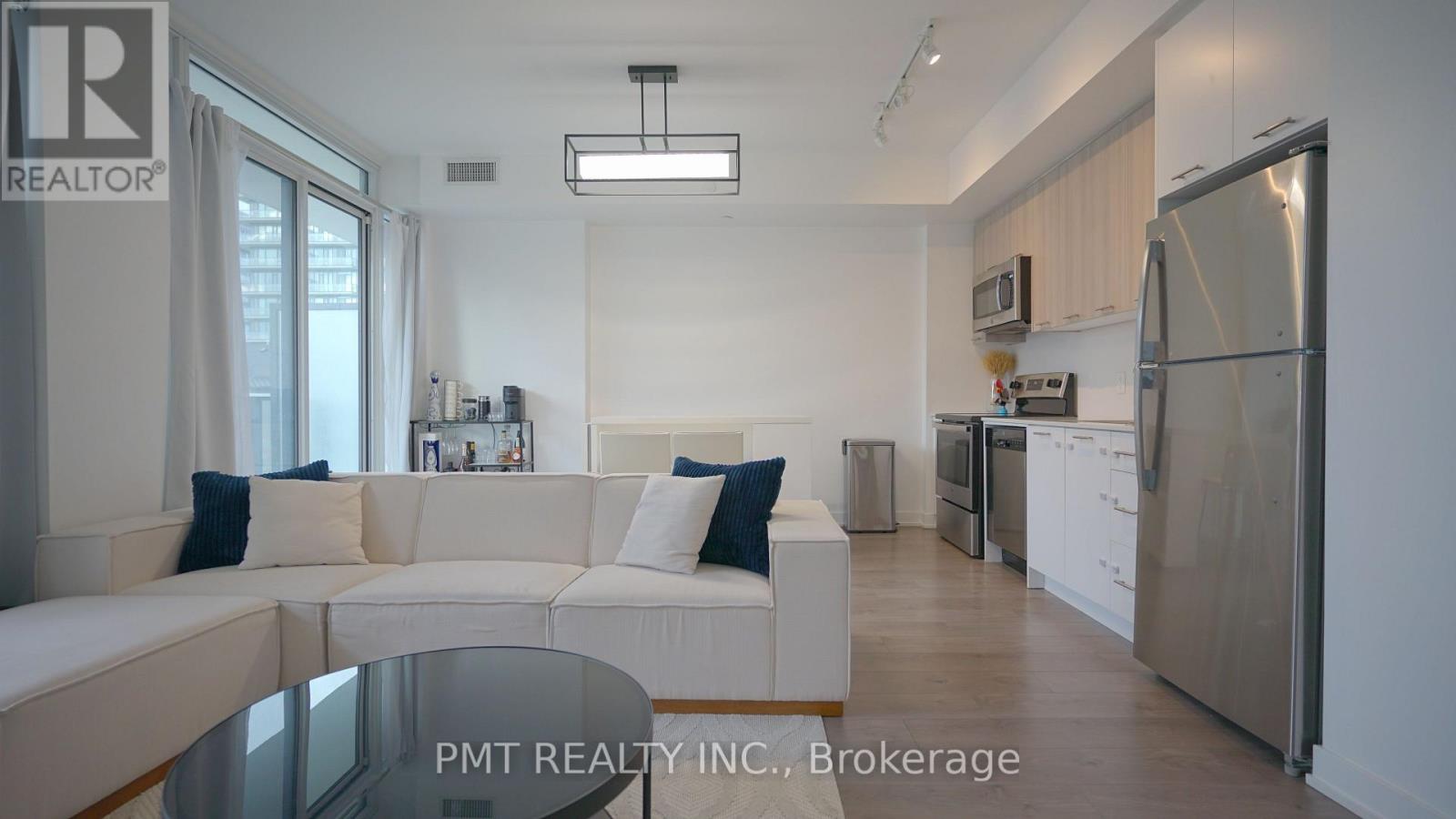 310 - 180 Veterans Drive, Brampton, Ontario  L7A 5G7 - Photo 2 - W12982028