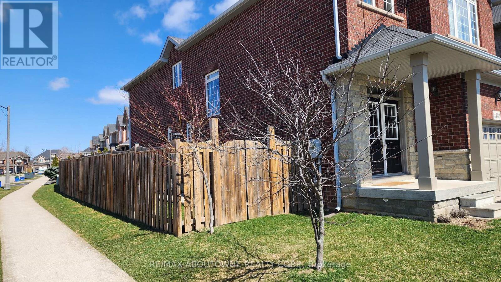 2430 Whistling Springs Crescent, Oakville, Ontario L6M 0C4 - Photo 25 - W12982034