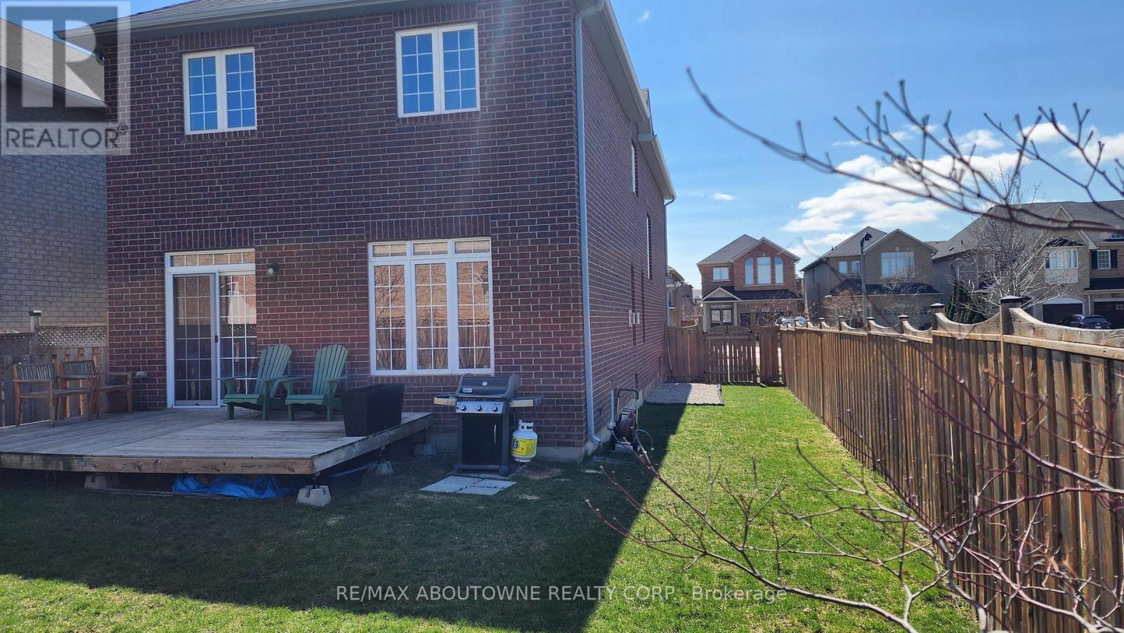 2430 Whistling Springs Crescent, Oakville, Ontario L6M 0C4 - Photo 26 - W12982034