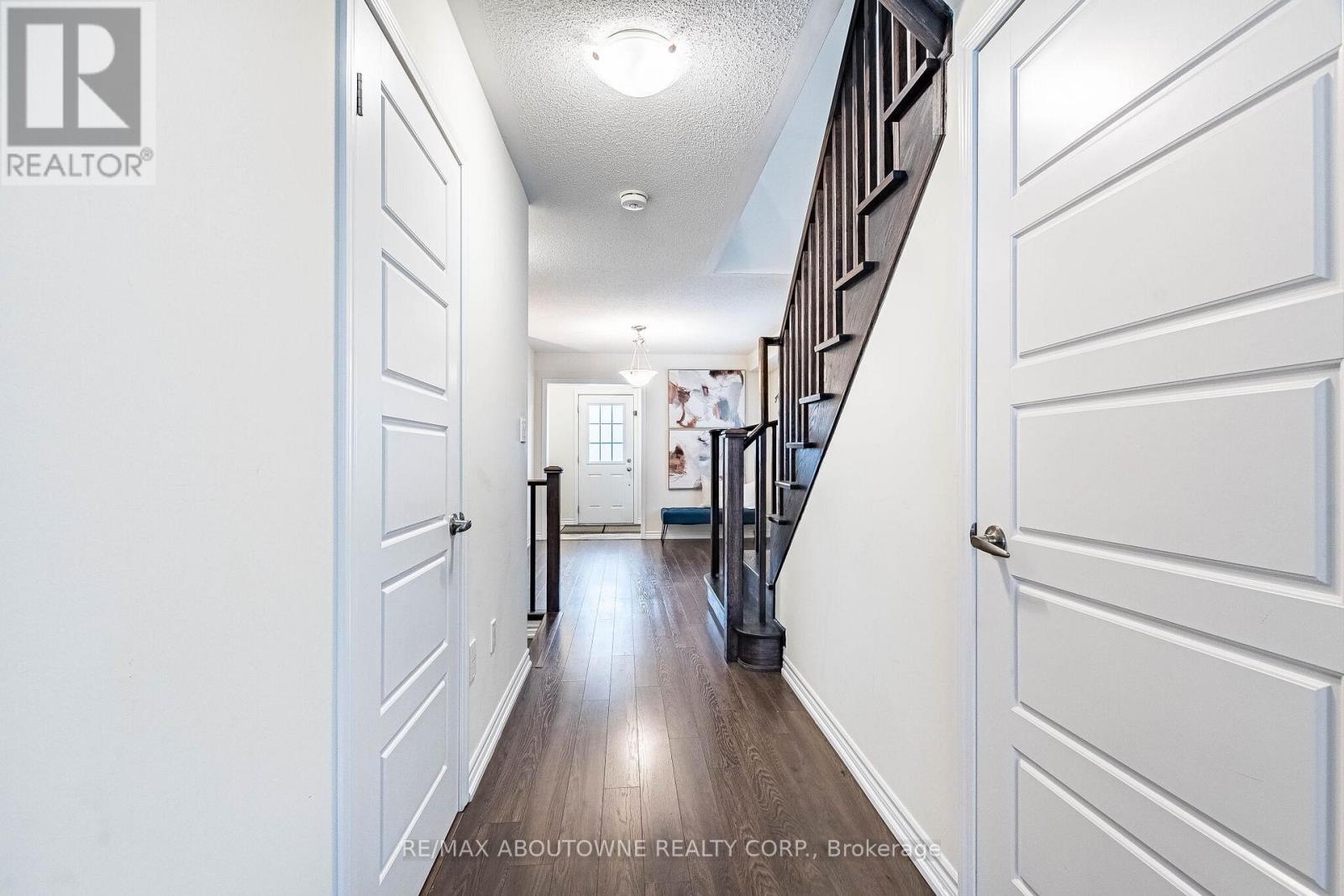 1239 Mulroney Heights, Milton, Ontario  L9E 1G1 - Photo 11 - W12982040